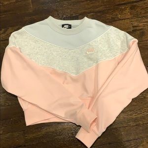 Cropped Nike Sweatshirt